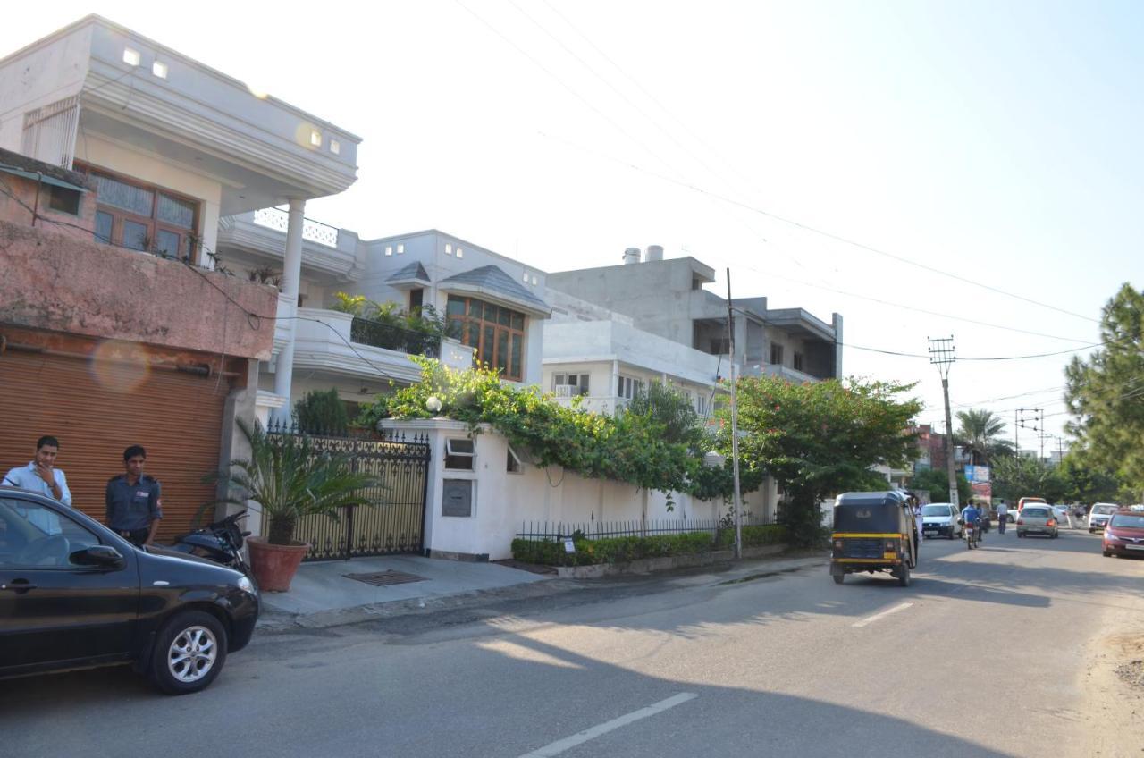Sandy'S Homestay Jammu Exterior foto